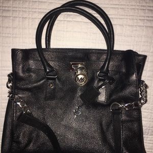 EUC Michael Kors LG Hamilton bag w/silver accents